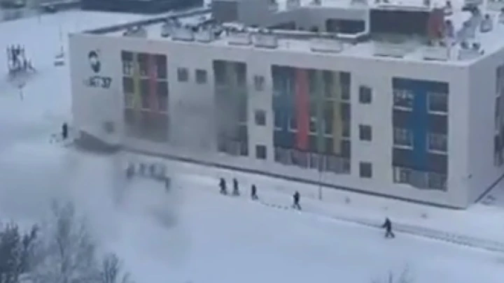 В Сети появилось видео с места нападения на лицей Нижнекамска