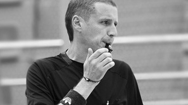 Умер арбитр ФИФА по пляжному футболу Александр Березкин
