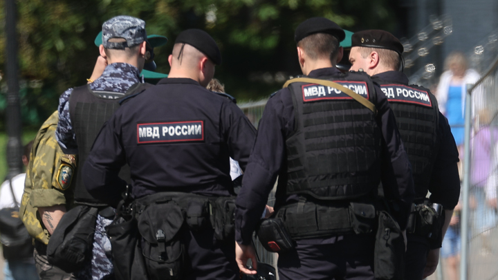 ОМОН устроил охоту на пьяных подростков в центре Екатеринбурга