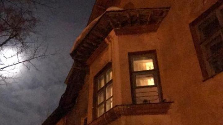 В Самаре при сходе наледи погибла женщина: заведено уголовное дело