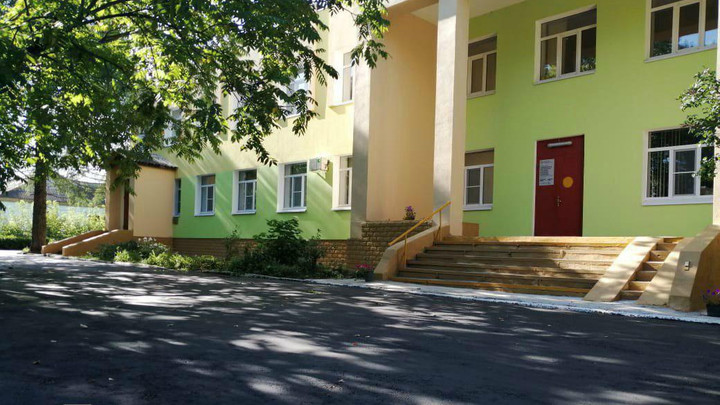 Не зарастёт народная тропа: возле подмосковных поликлиник поменяют асфальт
