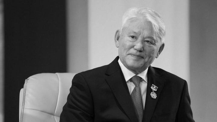 Первый президент Якутии Михаил Николаев скончался на 86-м году жизни