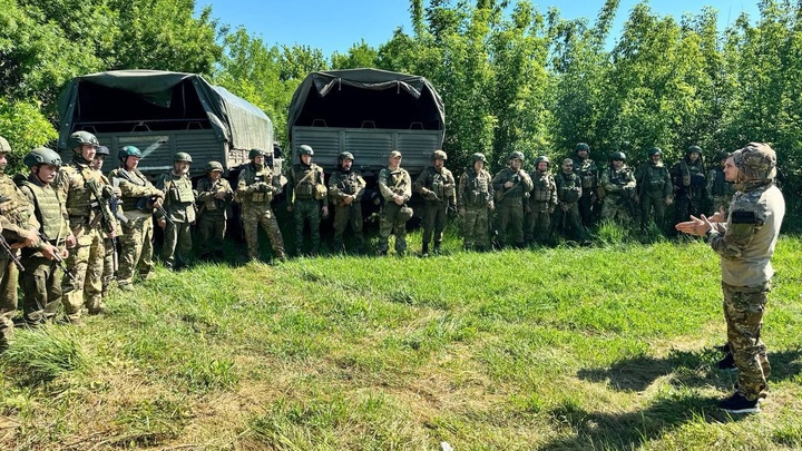 Казаки и спортсмены Кубани передали гуманитарную помощь в Запорожскую область