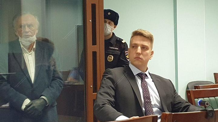 Как историк-расчленитель Соколов пил и отбивался от бандитов мечом для реконструкций