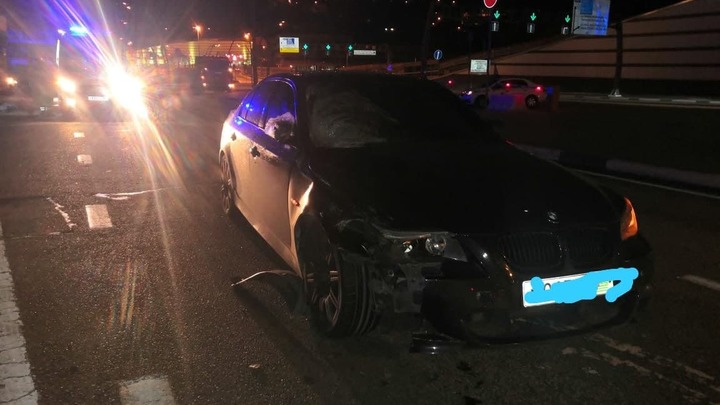 В Сочи водитель BMW сбил мужчину, перебегавшего дорогу в неположенном месте