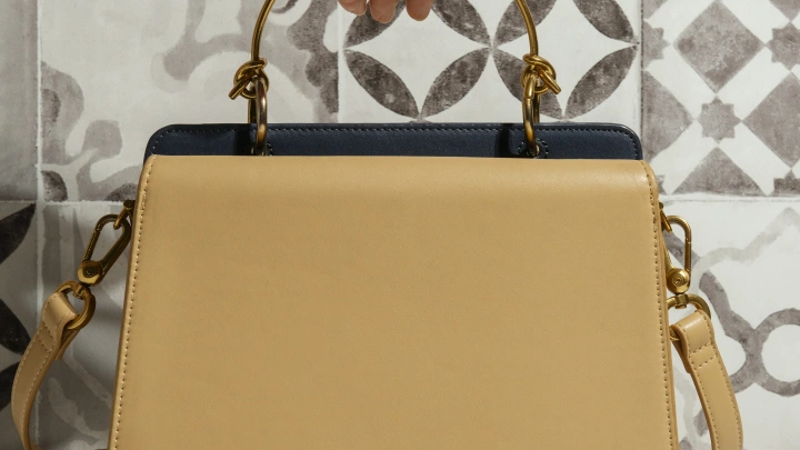 Три заявки в Роспатент: Люксовый возвращенец не смог прожить без русского рынка