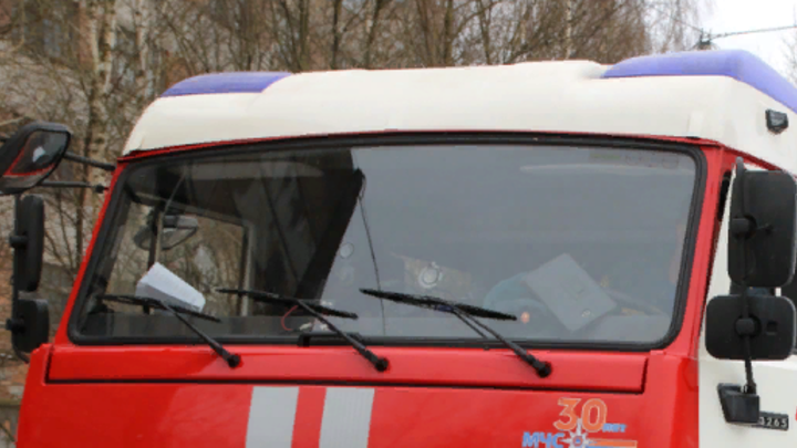 Мощный пожар на заводе в Индиане: Атмосфера заполнилась асбестом