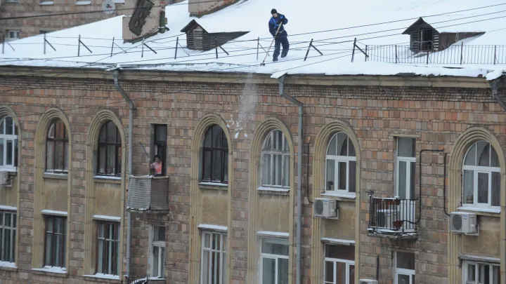 Доктор Шишкин: уборка снега — это полноценная тренировка на свежем воздухе