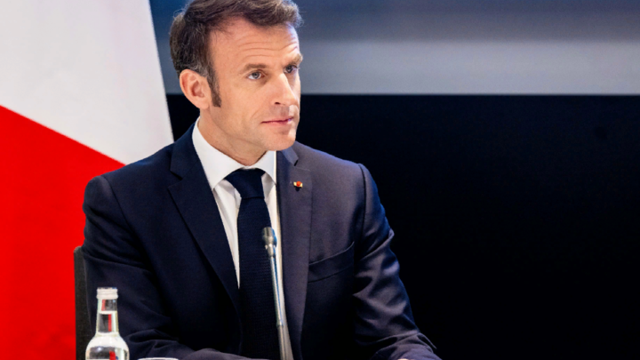 Протесты не помогли: Макрон заявил о вступлении в силу пенсионной реформы