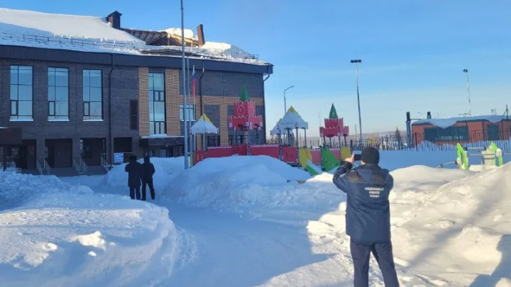 В одной из школ Новосибирской области обрушилась крыша