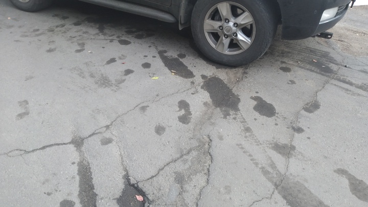 В Ростове-на-Дону разыскивают автовандала, повредившего 47 припаркованных машин