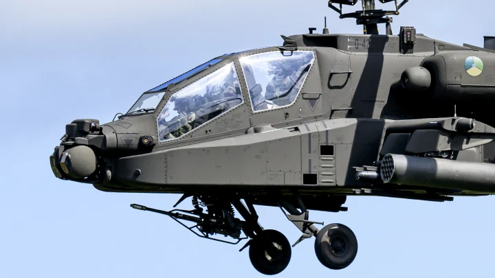 Испанский стыд: В ХМАО вывесили патриотический плакат с американским вертолётом