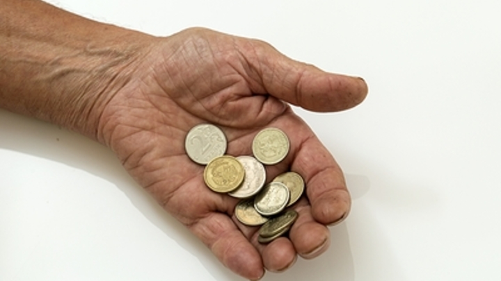 Политолог: Русских снова ограбили с пенсиями