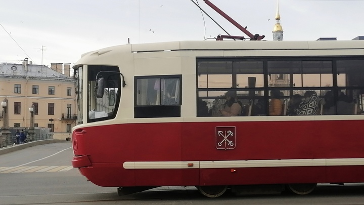 Тихорецкий проспект без трамваев до конца мая: в Петербурге ремонтируют пути
