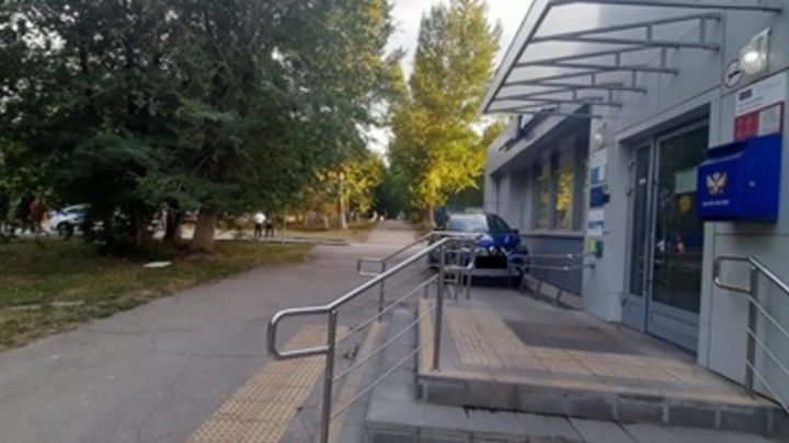 В Новокуйбышевске две женщины попали под колёса иномарки