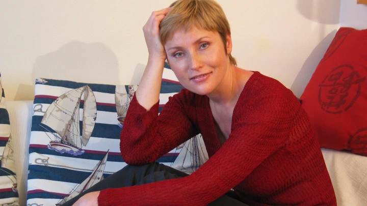 Жанна Агалакова* вернула награды Кремлю: Мне было стыдно говорить, что я из России