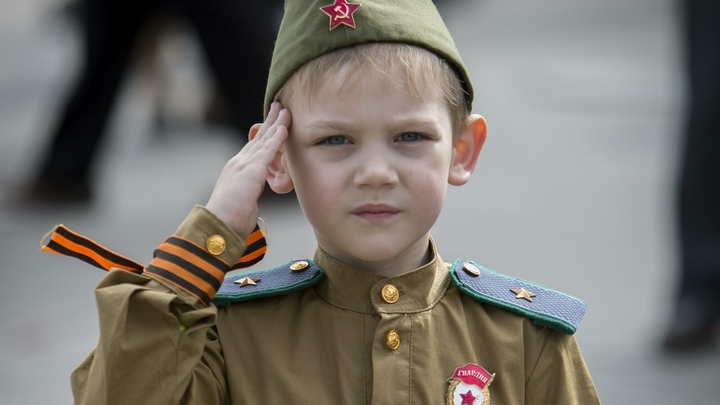 Может, ей больно, может, личная трагедия? Запашный попытался понять оскорбившую детей Марию Арбатову