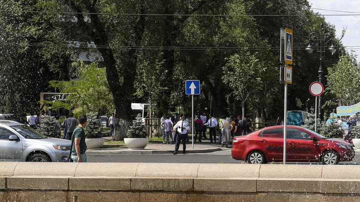 Организатор языковых патрулей в Казахстане после вопросов о русских бросил трубку