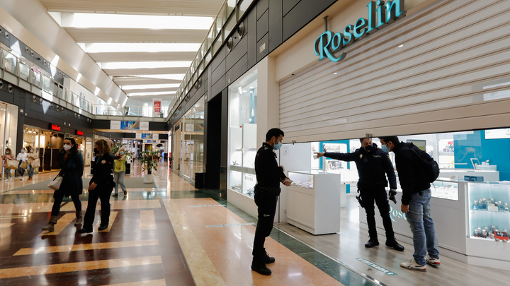 Обокравшая ювелирный магазин в Новосибирске агент Кэт признала вину в суде