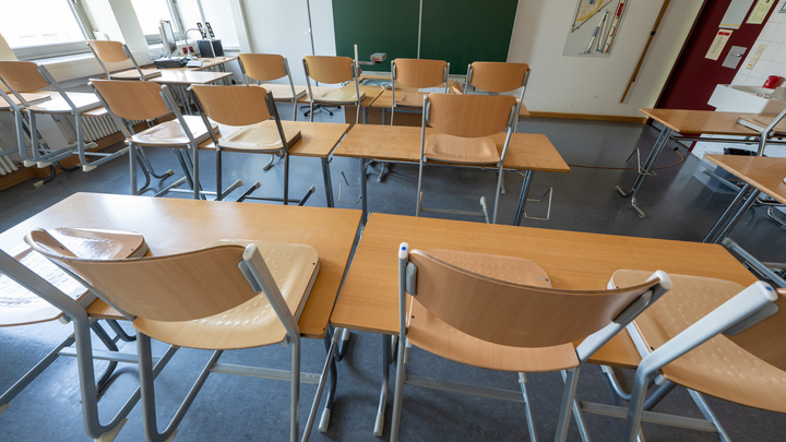 Не светит даже дистанционка: Всех школьников Сыктывкара посадили на карантин