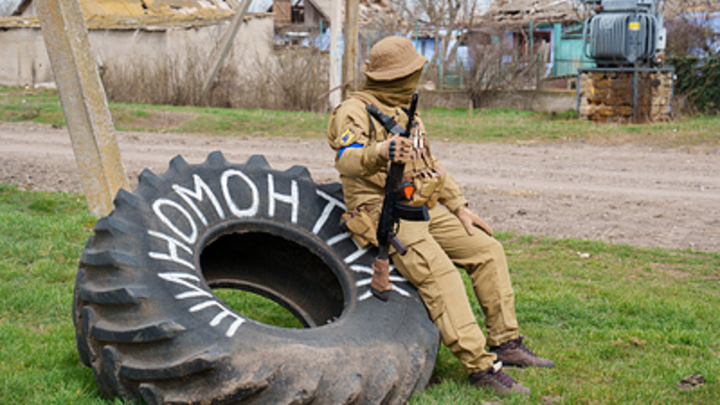 Женская шапочка с цветочком не спасла: 19-летнего боевика ВСУ выдала всего одна говорящая деталь