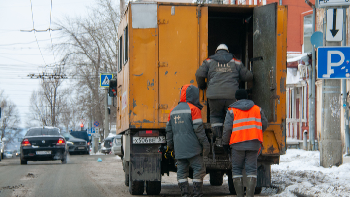 В Самаре жители дома на улице Кирова живут в кипятке и без лифта