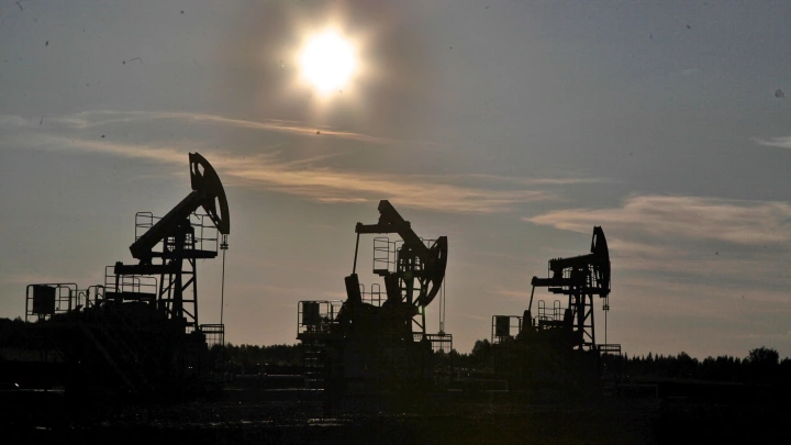 Китай сократил закупки нефти из России из-за американских санкций