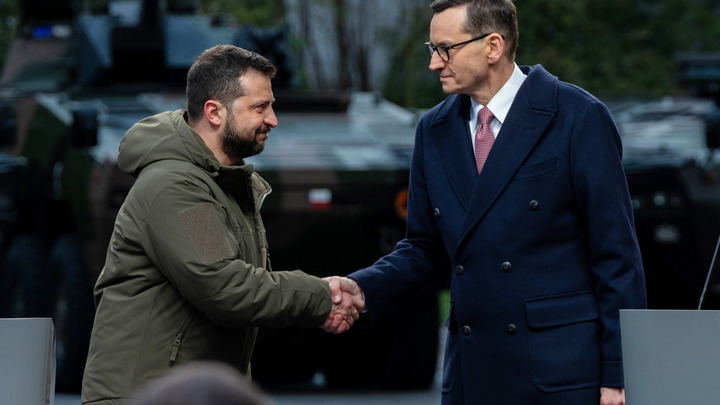 Могут схлестнуться в бою за владычество: Политолог раскрыл, кто и когда поделит Украину