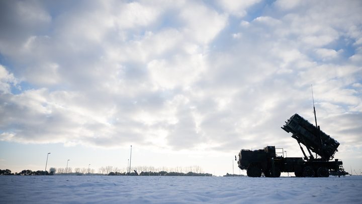 Украинцы высмеяли спикера ВСУ после удара Кинжала по ЗРК Patriot и штабу НАТО