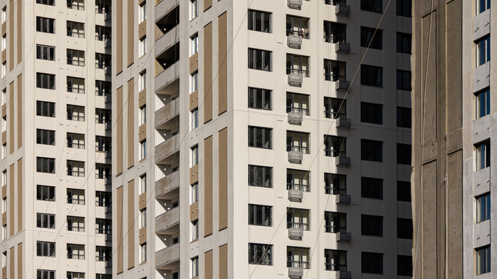 Почему опасно покупать жильё в новостройке? Токсичные кредиты поставили Россию на грань кризиса