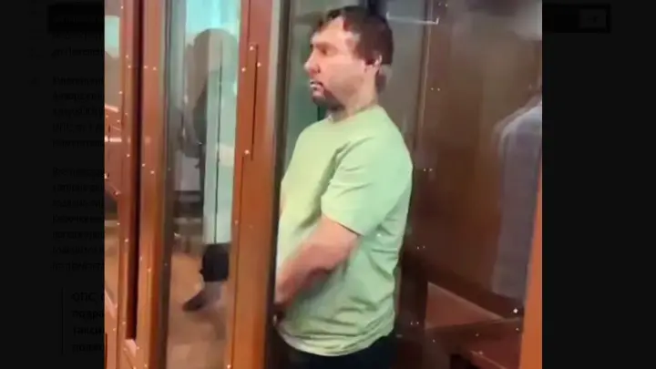 В Химках судят банду таксистов-мигрантов за обман участников СВО в Шереметьево
