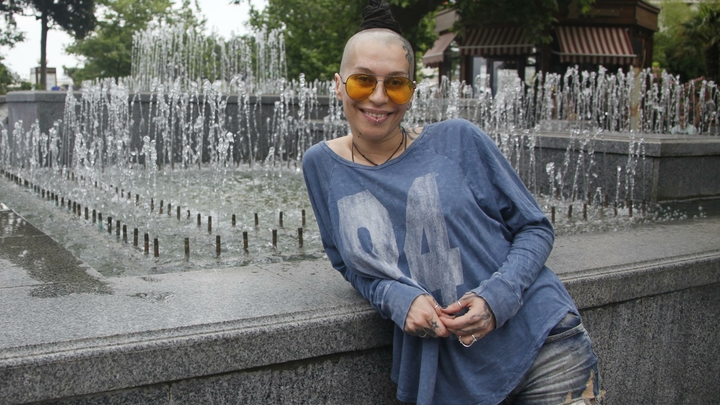 Певицу Наргиз взяли в аэропорту Домодедово. В Россию - ни ногой