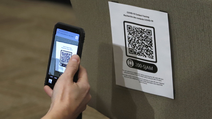 Власть выдвинула QRелигию. В Русской Церкви выставили встречное требование