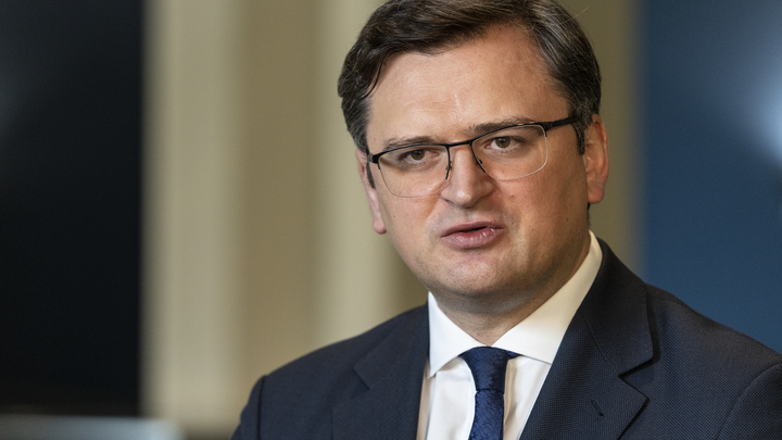 Слова Кулебы вызвали негодование у иностранцев: Нет, она не пахнет кровью!