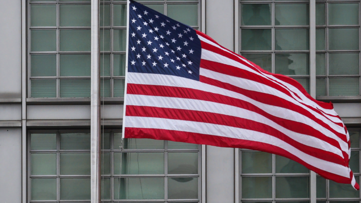 Американский радиоведущий одёрнул сам себя, говоря об Украине: Простите