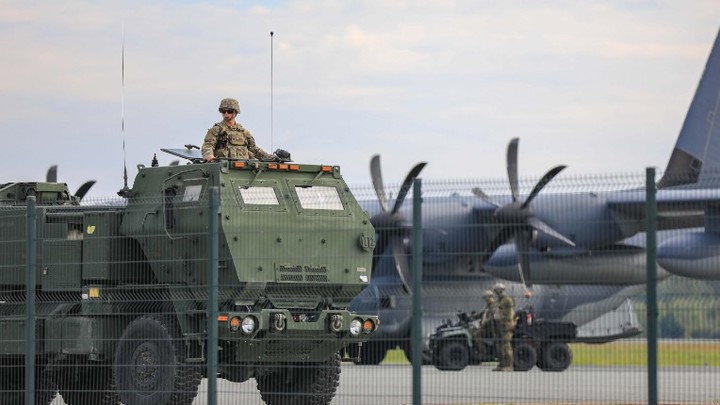 Что оборвёт поток оружия из США в Киев: Американский обозреватель назвал условия