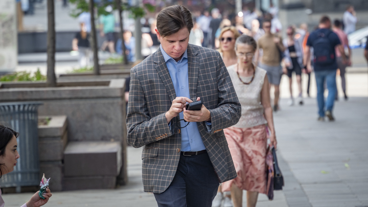 Вкалывают роботы, а не человек: жителей Подмосковья запишет на диспансеризацию голосовой помощник