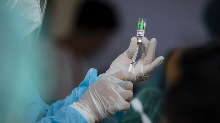 Президент принял решение: Песков прервал молчание о прививке Путина