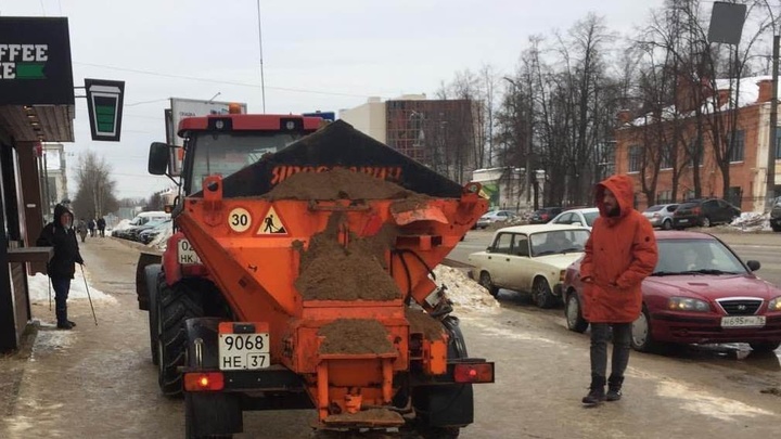 18 единиц техники и 68 рабочих вышли 20 января на борьбу с гололедом в Иванове