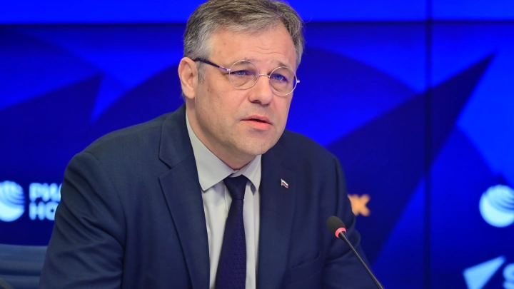 Мирошник: Макрон ищет оправдания для участия в конфликте на Украине