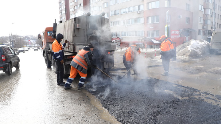 В Самаре на 36 участках дорог выполнен аварийно-ямочный ремонт