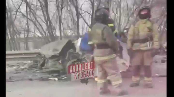 В Новокузнецке на Ильинской трассе погиб водитель ВАЗа