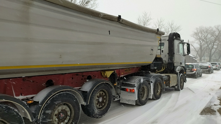 В Кемерово ввели ограничение на движение грузовиков из-за непогоды