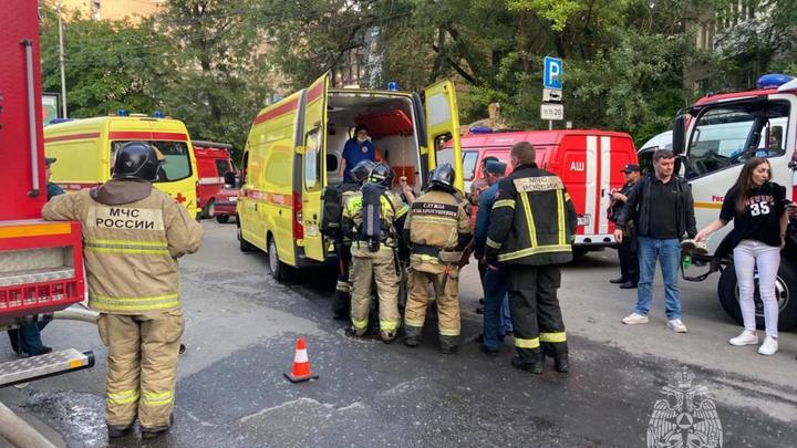 В Ростове-на-Дону из пожара в многоэтажке спасли 30 человек, из них пятерых детей