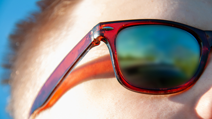 Эксперт Минздрава объяснил, какие летом нужны солнцезащитные очки