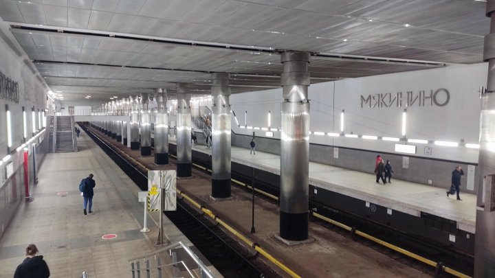 Упавшего на рельсы метро пассажира обязали возместить подземке убытки