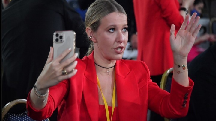 Необразованность или заказ. Эксперт разгромил лозунги Собчак против запрета смены пола