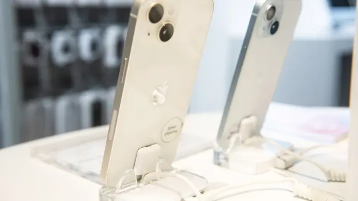 Плюс подарок: в России стартовал предзаказ iPhone 17