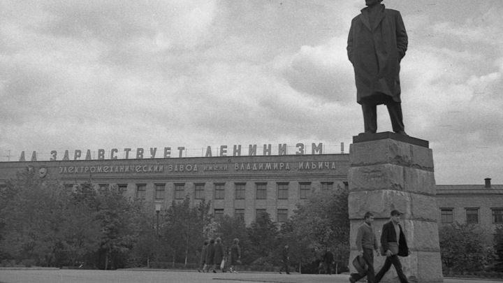 Нельзя быть правопреемниками узурпаторов. Но есть нюанс: Политолог о незаконном государстве СССР