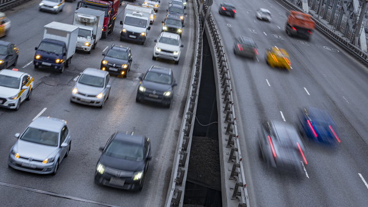 На выезде из Краснодара за Яблоновским мостом 7 июня возможны пробки из-за открытия дороги